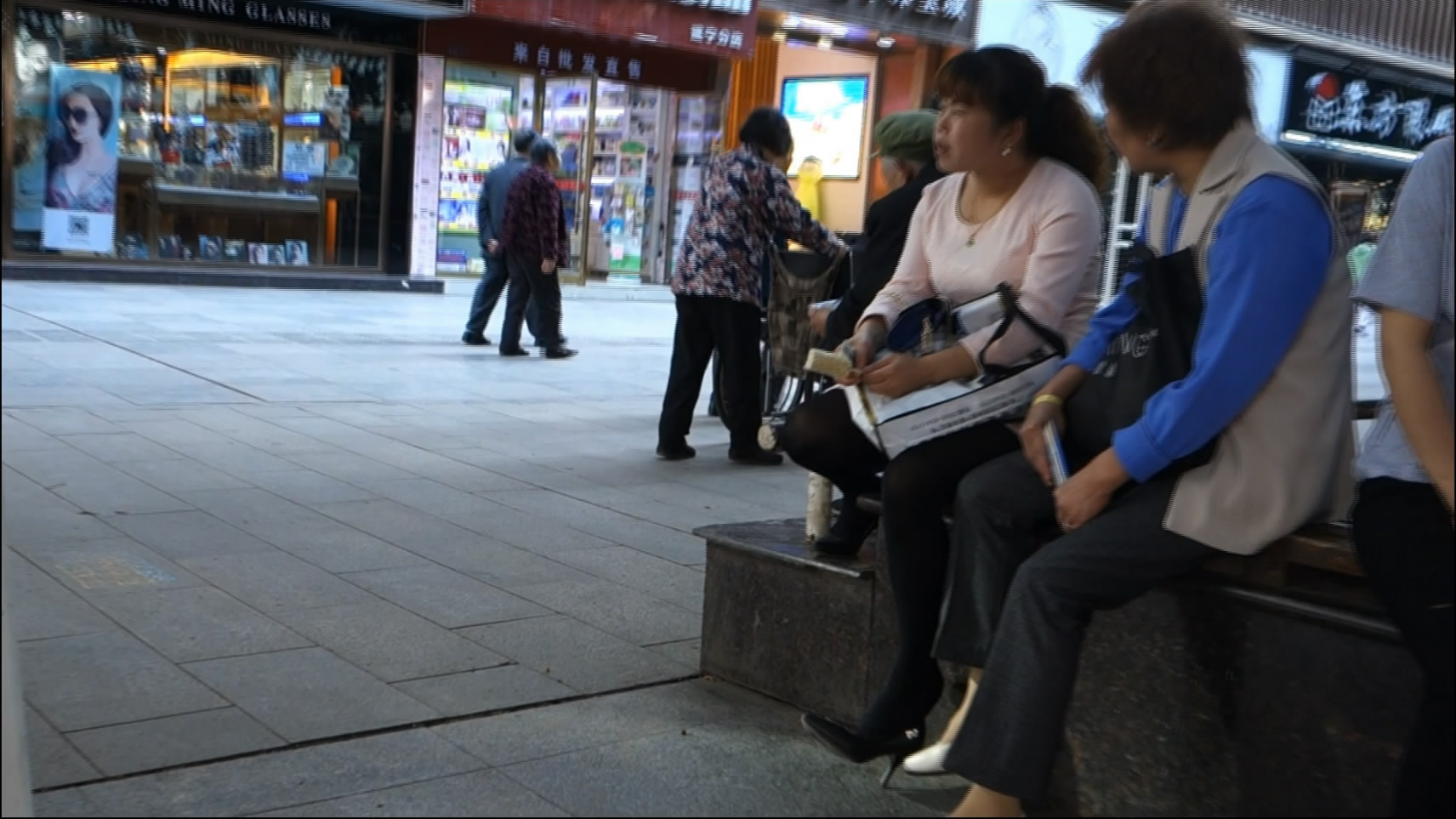 streetsnapnylon[00 00 46][20181203 233904 1]
